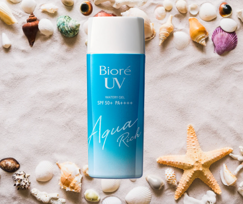 UV Aqua Rich Watery Gel 70ml Lifestyle in Cloud UAE